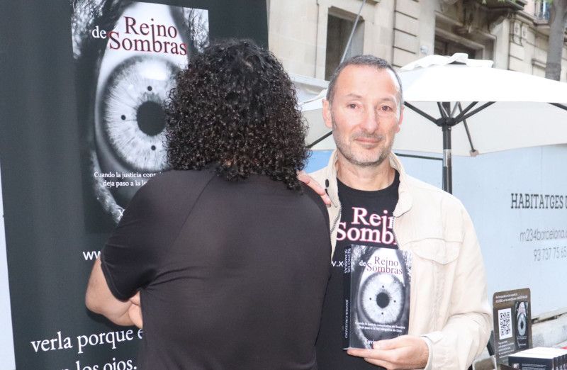 Con Xavier Cruzado en la Diada de Sant Jordi, Barcelona 2023