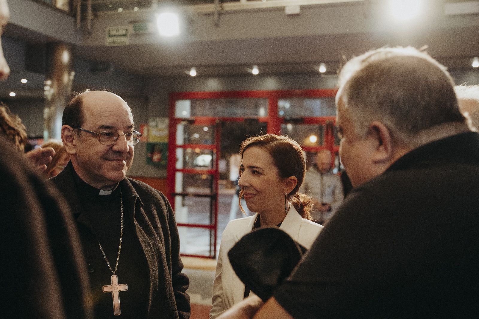 Monseñor Florencio Roselló Avellanas en la presentación del documental Todos lo sabían en la ciudad de Pamplona